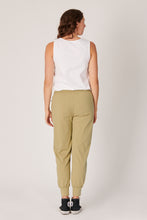 Load image into Gallery viewer, Everyday Pant - Khaki
