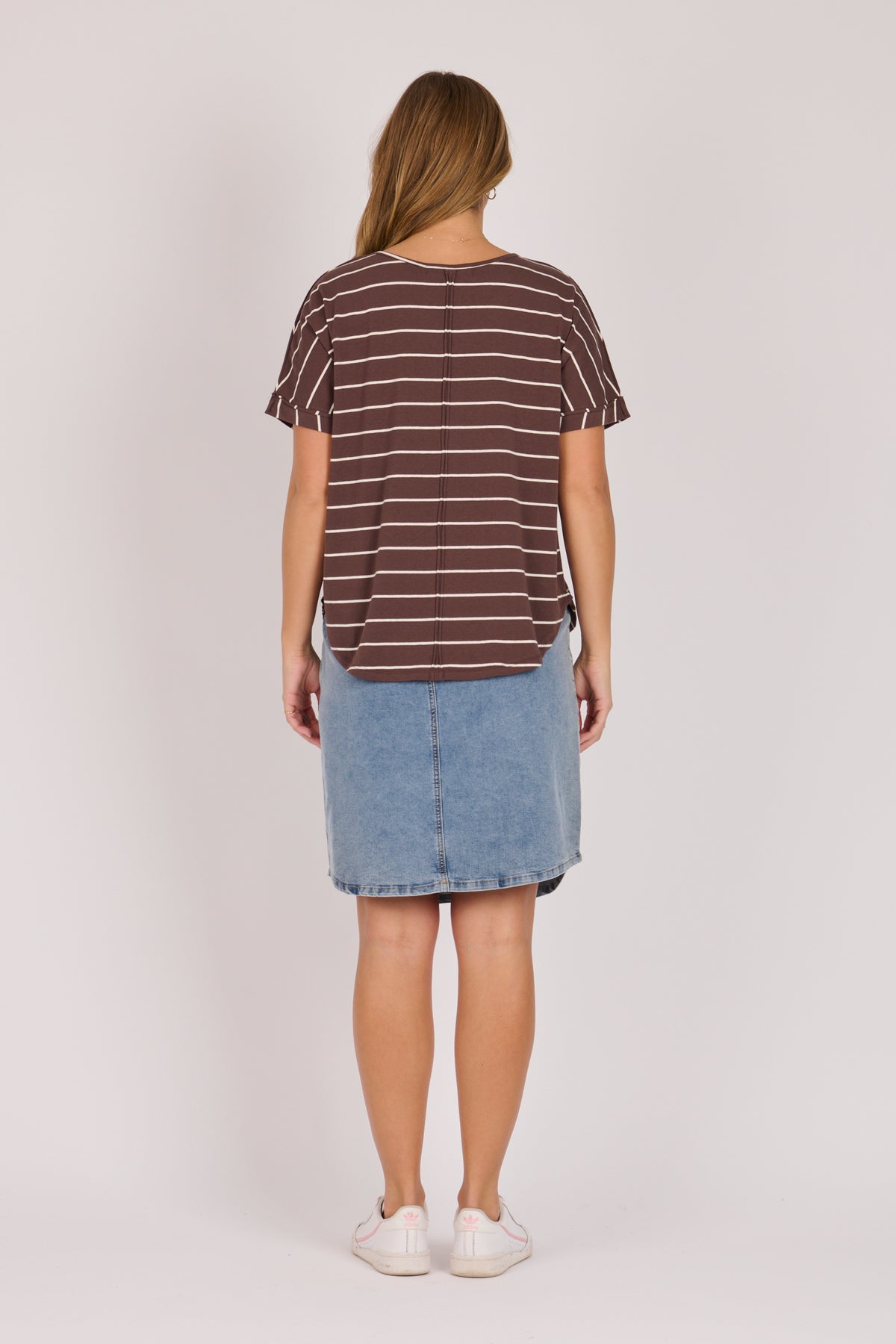 V-Neck Curve Hem Tee - Stripe