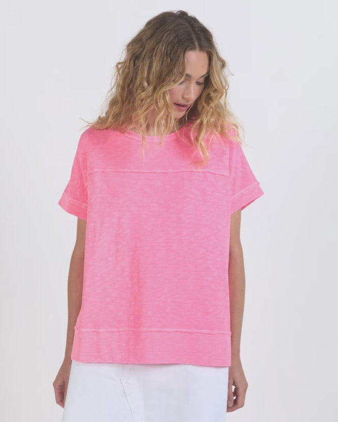 ALLISON TEE-NEON ROSE