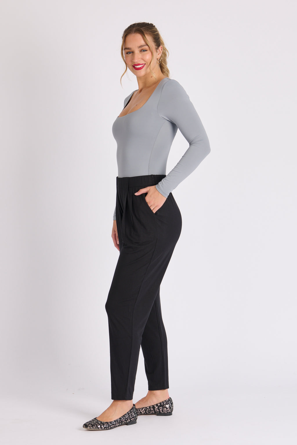 Pleat Front Pant