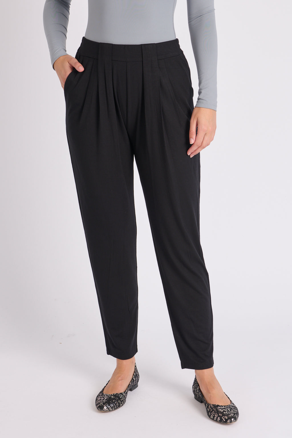 Pleat Front Pant