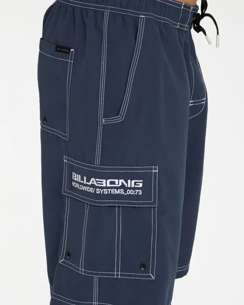THROW ON 22" BOARDSHORTS