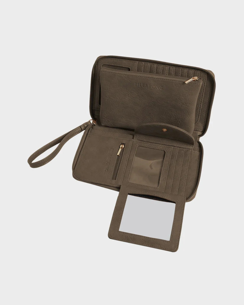 Golden Hour Travel Wallet - Moka
