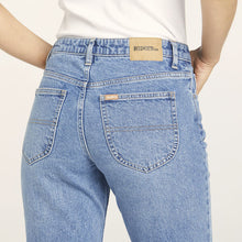 Load image into Gallery viewer, Mid Vintage Straight Jean
