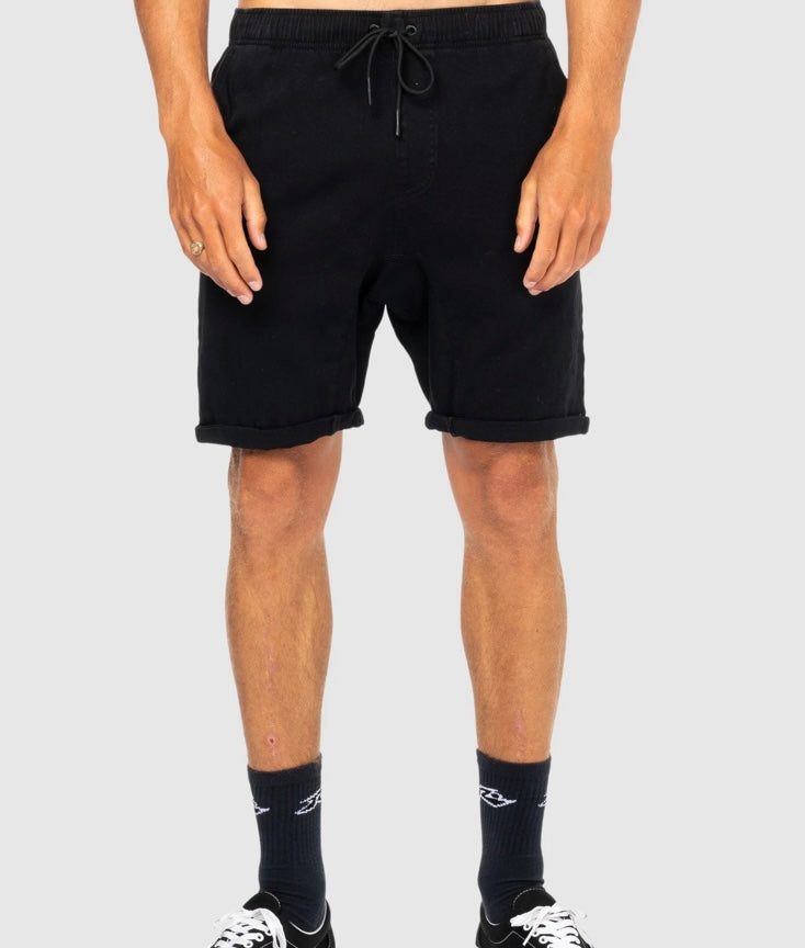 Hooked On 18 Elastic Short - Black